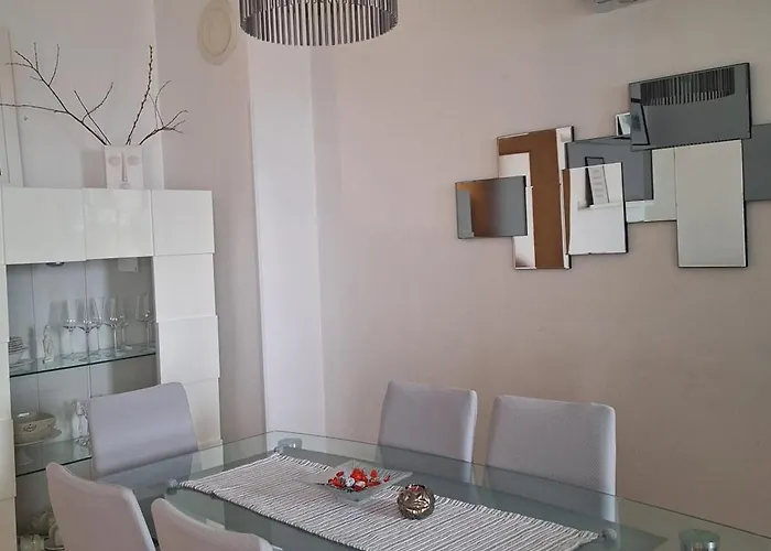 Seaview Vice דירה